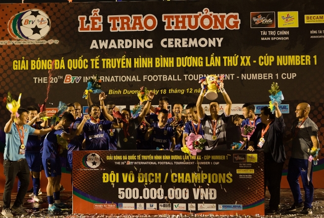clb bbinh duong vo dich giai bong da quoc te cup number 1