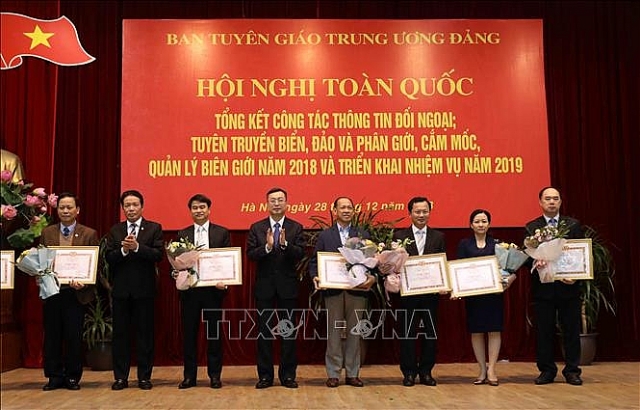 can tang cuong hon nua su gan ket giua thong tin doi noi va thong tin doi ngoai