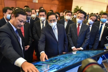 Đẩy mạnh chuyển đổi số để làm lợi thiết thực cho người dân, giải quyết những vấn đề lớn của đất nước