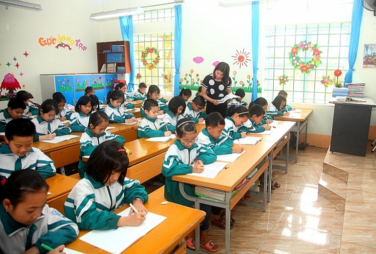 Phú Thọ: Trường TH Chính Nghĩa thu tốt tiền hỗ trợ học buổi chiều HS lớp 1