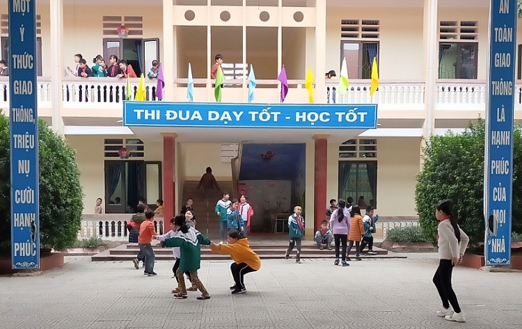 Phú Thọ: Trường TH Chính Nghĩa thu tốt tiền hỗ trợ học buổi chiều HS lớp 1