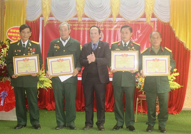 Xây dựng tổ chức vững chắc, hoạt động hiệu quả