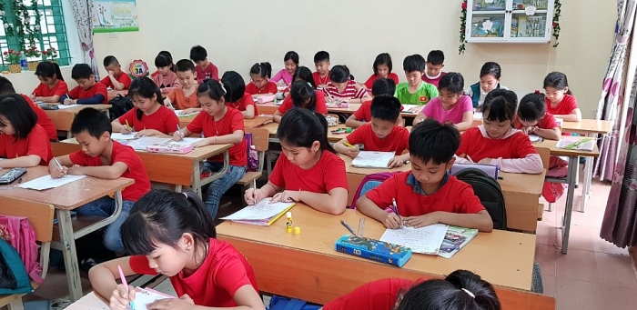 truong tieu hoc duu lau tich cuc doi moi can ban toan dien giao duc