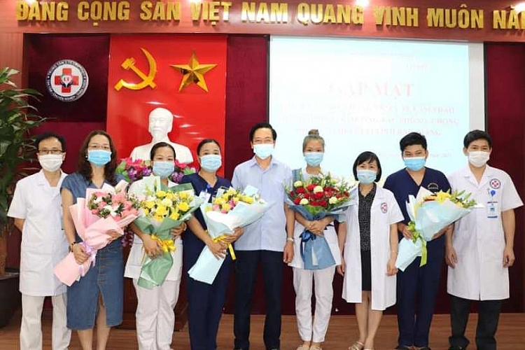 Tỉnh Phú Thọ cử 84 cán bộ y tế hỗ trợ Bắc Giang