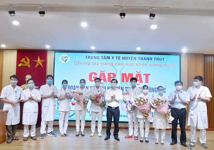 Tỉnh Phú Thọ cử 84 cán bộ y tế hỗ trợ Bắc Giang