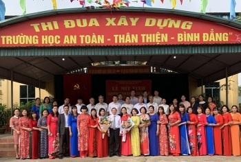 truong tieu hoc an dao 30 nam xay dung va phat trien