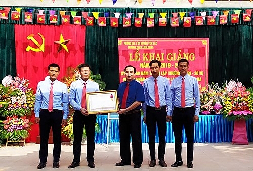 truong thcs lien chau vinh du don nhan huan chuong lao dong hang ba