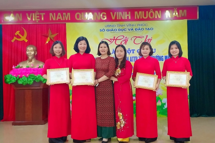 truong mam non van tien ngon co dau giao duc mam non huyen yen lac