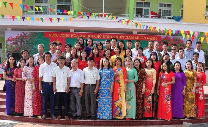 truong tieu hoc lien son tich cuc doi moi phuong phap day hoc tang cuong giao duc ky nang song
