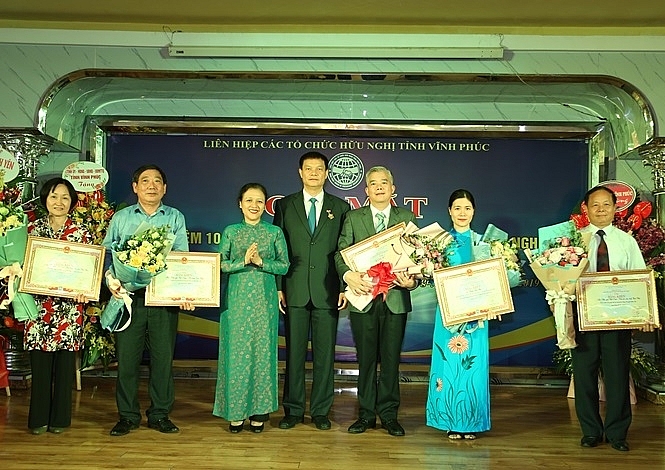 ky niem 10 nam thanh lap lien hiep cac to chuc huu nghi tinh vinh phuc