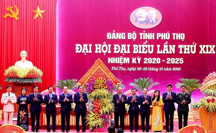 Thủ tướng Nguyễn Xuân Phúc: Phú Thọ cần đưa du lịch trở thành một phần kinh tế mũi nhọn