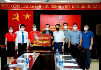 doanh nghiep han quoc tai vinh phuc ho tro tinh don cong dan o vung dich ve que