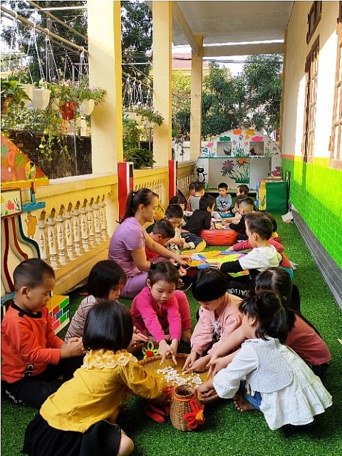 truong mn phong chau diem sang xay dung truong mam non lay tre lam trung tam