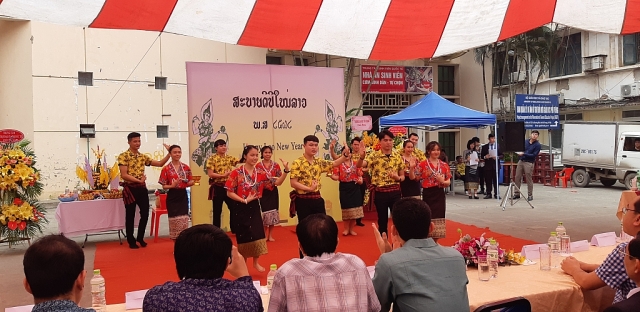 Tết cổ truyền Bunpimay Lào trên đất Việt tet co truyen bunpimay lao tren dat viet