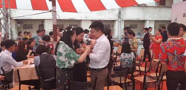 Tết cổ truyền Bunpimay Lào trên đất Việt tet co truyen bunpimay lao tren dat viet