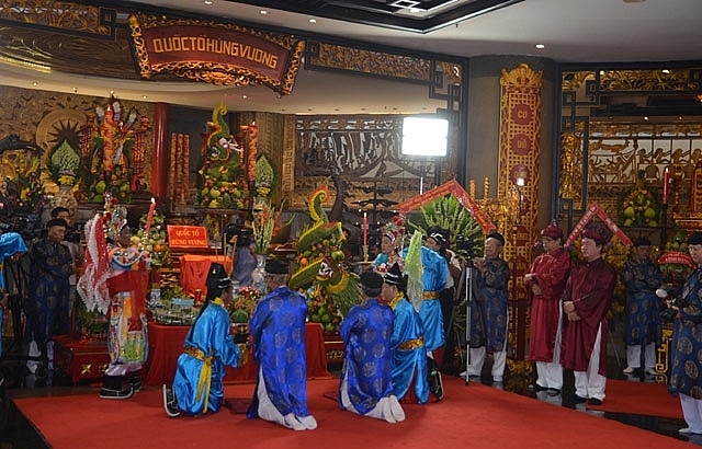 Giỗ Tổ Hùng Vương lần đầu tổ chức tại Lào gio to hung vuong lan dau to chuc tai lao