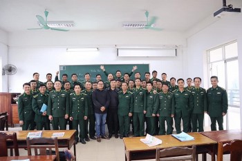 Thầy giáo Phoumphithath OUPASEUTH: Tôi hạnh phúc khi là giảng viên
