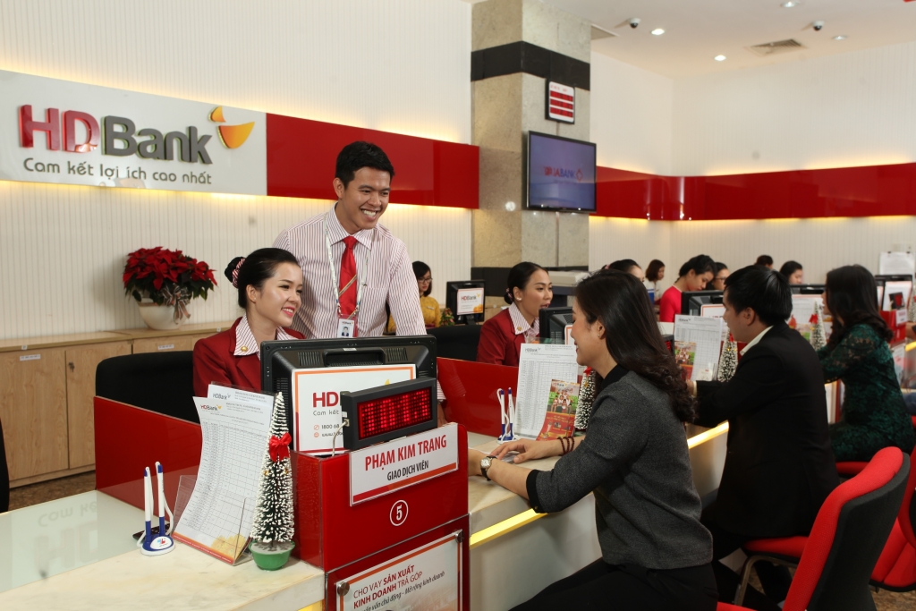 hdbank danh 5000 ty dong tai tro chuoi kinh doanh xang dau cua petrolimex va pvoil
