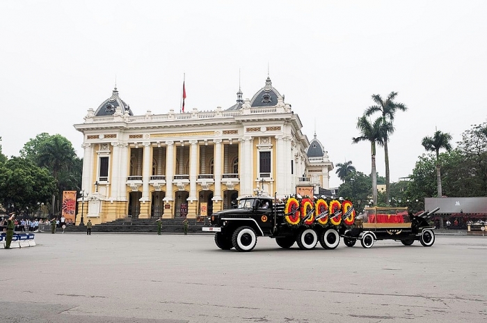 quoc tang nguyen chu tich nuoc le duc anh