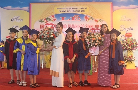 phu tho am tinh thay tro le tri an va truong thanh hs lop 5 truong th tho son