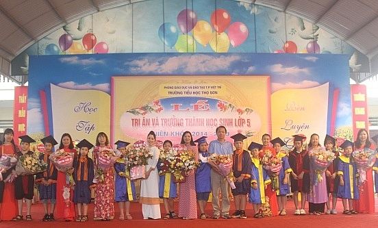 phu tho am tinh thay tro le tri an va truong thanh hs lop 5 truong th tho son