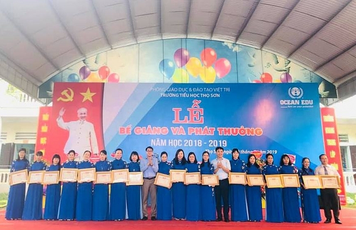 phu tho am tinh thay tro le tri an va truong thanh hs lop 5 truong th tho son