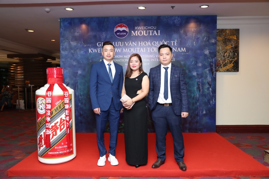 Giao lưu văn hóa quốc tế Kweichow Moutai qua triển lãm mỹ thuật Văn Dương Thành