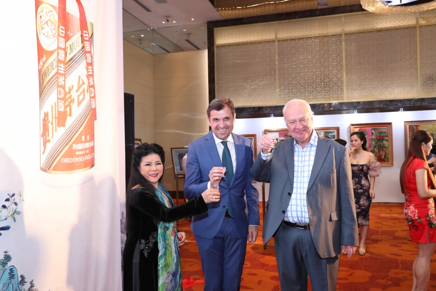 Giao lưu văn hóa quốc tế Kweichow Moutai qua triển lãm mỹ thuật Văn Dương Thành