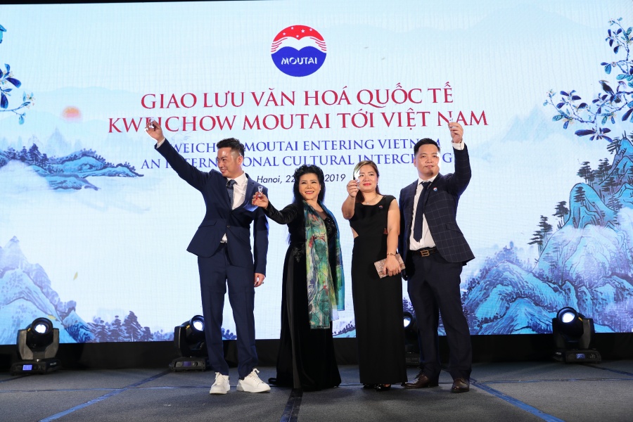 Giao lưu văn hóa quốc tế Kweichow Moutai qua triển lãm mỹ thuật Văn Dương Thành