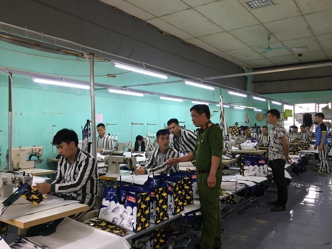 thanh hoa bat ngo bi yeu cau ra khoi nha de ke bien