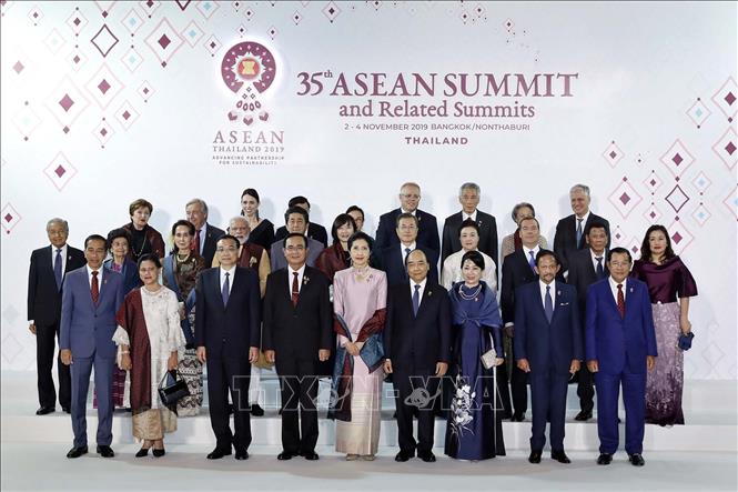 cac cuoc tiep xuc ben le cua thu tuong nguyen xuan phuc tai hoi nghi cap cao asean 35