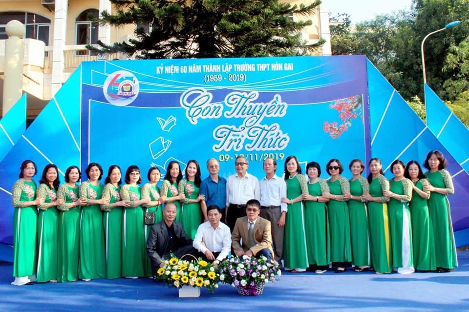 ngoi truong tron tuoi luc thap hoa giap dau tien o vung mo