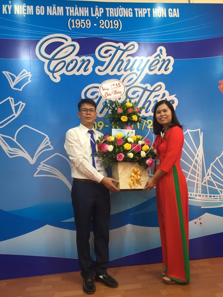ngoi truong tron tuoi luc thap hoa giap dau tien o vung mo
