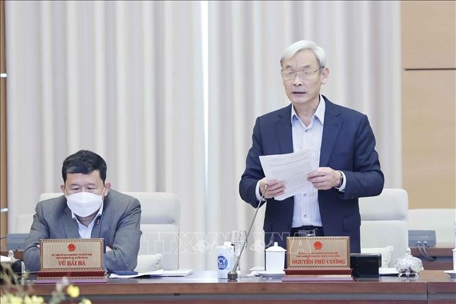 Xem xét, quyết định việc bổ sung dự toán NSNN vốn viện trợ không hoàn lại của nước ngoài