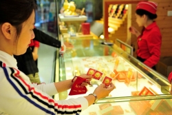 Giá vàng hôm nay 28/5 đồng loạt giảm