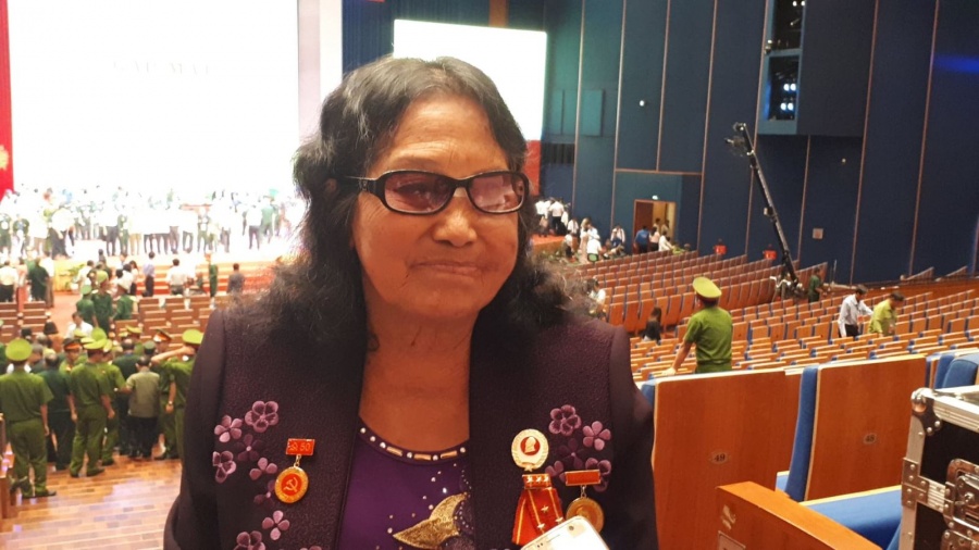 cham lo cho gia dinh co cong voi cach mang