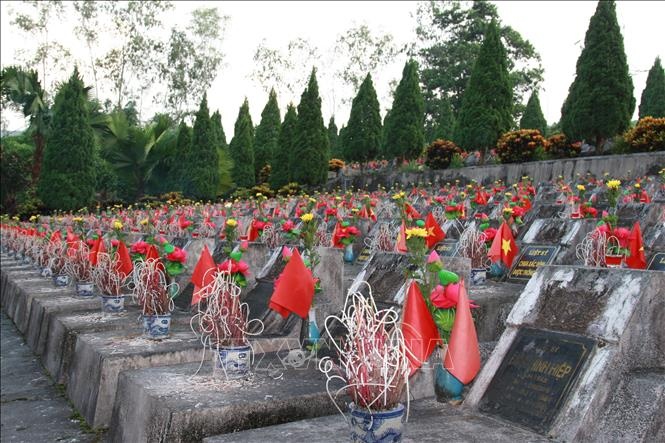 nghia trang liet sy quoc gia vi xuyen trong nhung ngay tuong nho
