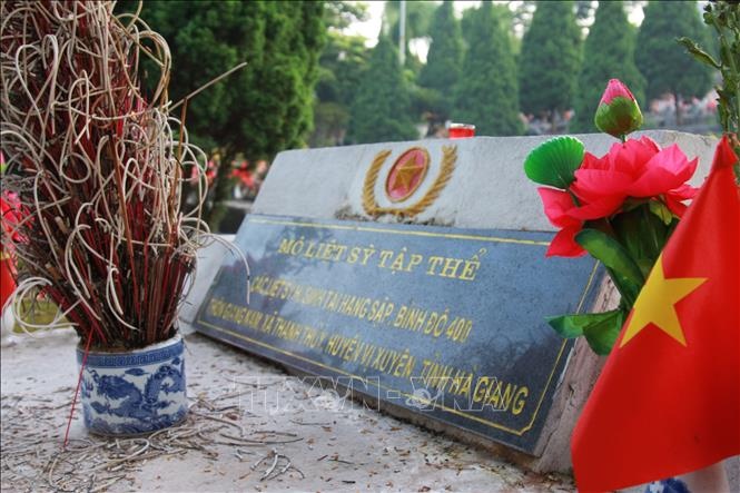 nghia trang liet sy quoc gia vi xuyen trong nhung ngay tuong nho
