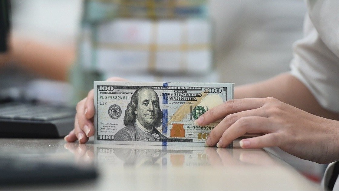 Ngân hàng tiếp tục tăng mạnh giá USD
