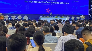 dhdcd mb quy i dat loi nhuan gan 5800 ty dong du no cua novaland va trung nam khong dang ngai
