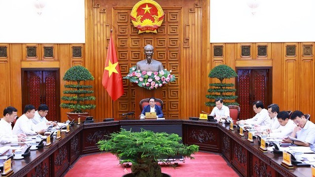 Thủ tướng: Phấn đấu giảm 1-2% lãi suất cho vay, hoàn thành thanh tra thị trường vàng trong tháng 5