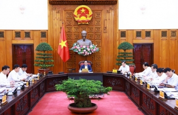 Thủ tướng: Phấn đấu giảm 1-2% lãi suất cho vay, hoàn thành thanh tra thị trường vàng trong tháng 5