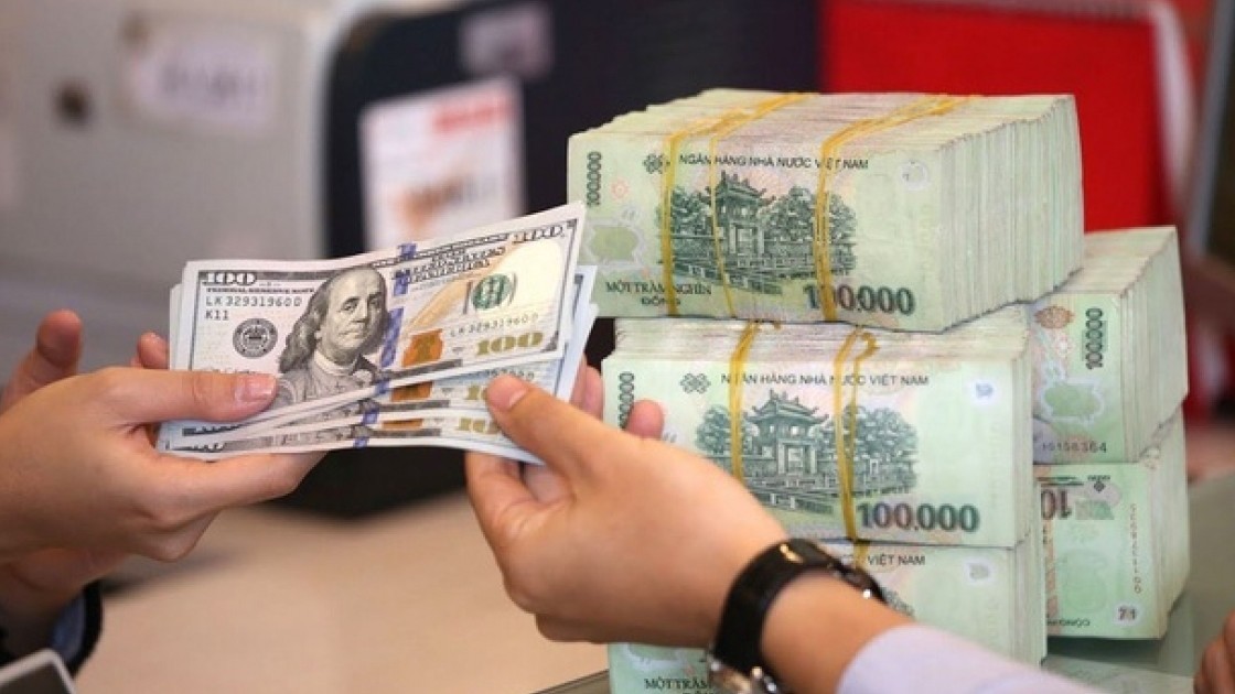 Tỷ giá USD/VND giảm nhẹ, giá vàng SJC tiếp tục “đi ngang”