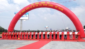 Thủ tướng Nguyễn Xuân Phúc: Phải khánh thành tuyến cao tốc mẫu mực Trung Lương – Mỹ Thuận trong năm 2021