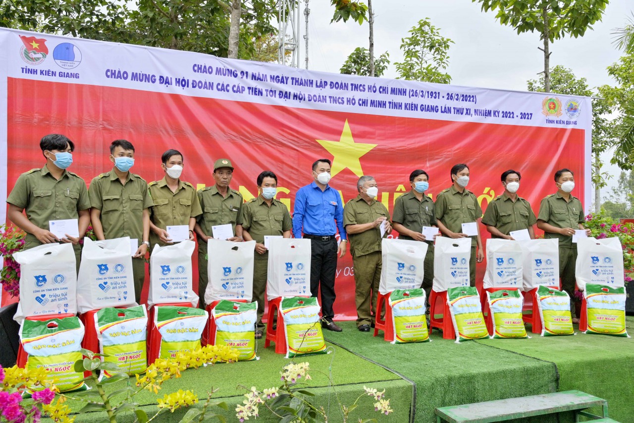 Kiên Giang: Tổ chức nhiều hoạt động ý nghĩa trong “Ngày Biên phòng toàn dân”
