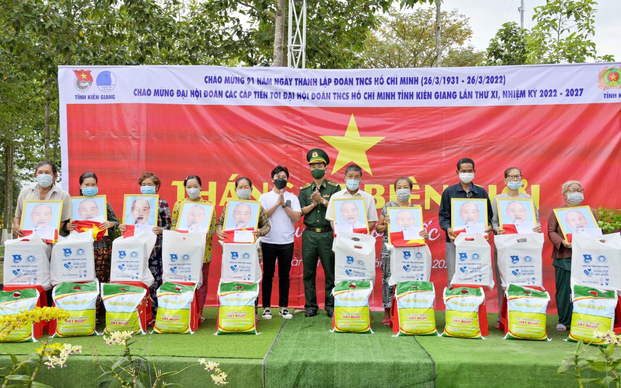 Kiên Giang: Tổ chức nhiều hoạt động ý nghĩa trong “Ngày Biên phòng toàn dân”