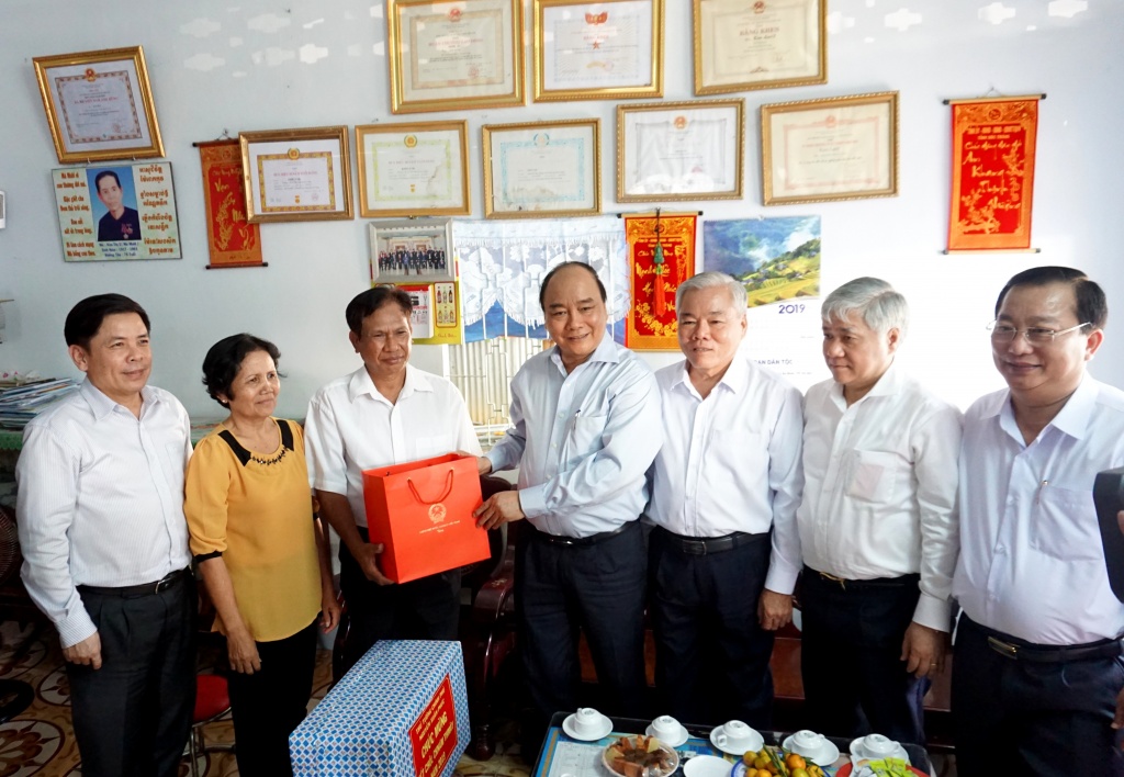 thu tuong nguyen xuan phuc soc trang can no luc buc pha vuon len