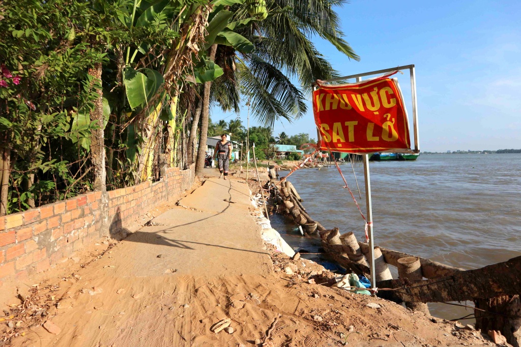 hon 300 diem sat lo bo song bo bien o dong bang song cuu long