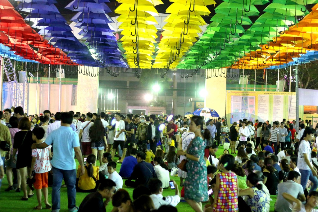 ve can tho xem nghe nhan nam bo thi tai lam banh truyen thong