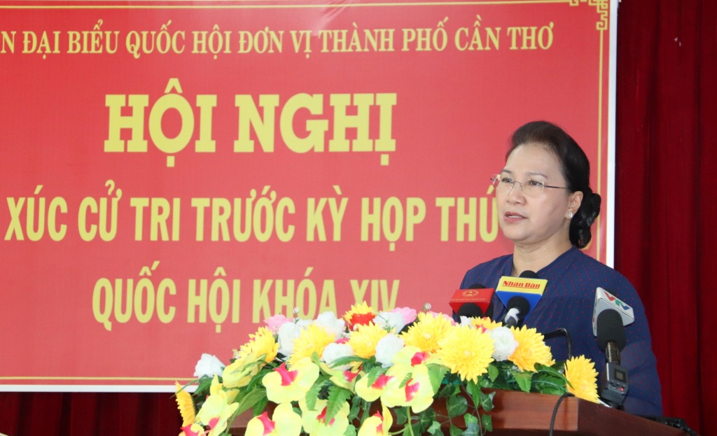 cu tri kien nghi voi chu tich quoc hoi van de gia xang dien tang